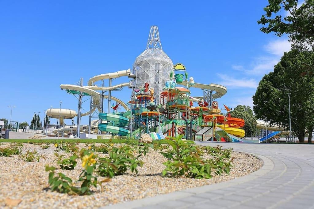 Residence Oasis Gyor Exterior photo